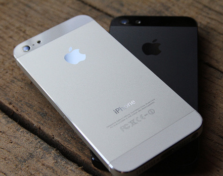 Apple actualiza iOS para iPhone 5 y iPad mini.