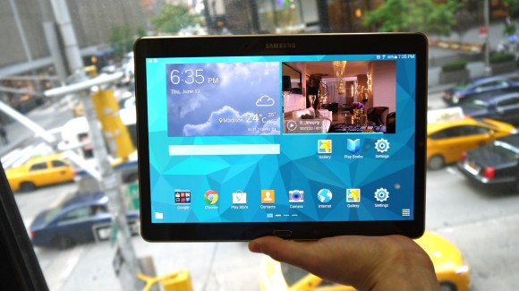 Samsung sigue presumiendo de su Galaxy Tab S en dos nuevos anuncios