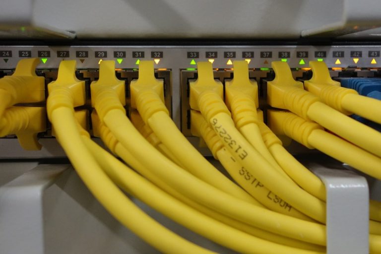 Nuevo estándar de Ethernet traerá Internet 5 veces más rápido a través de cables existentes.