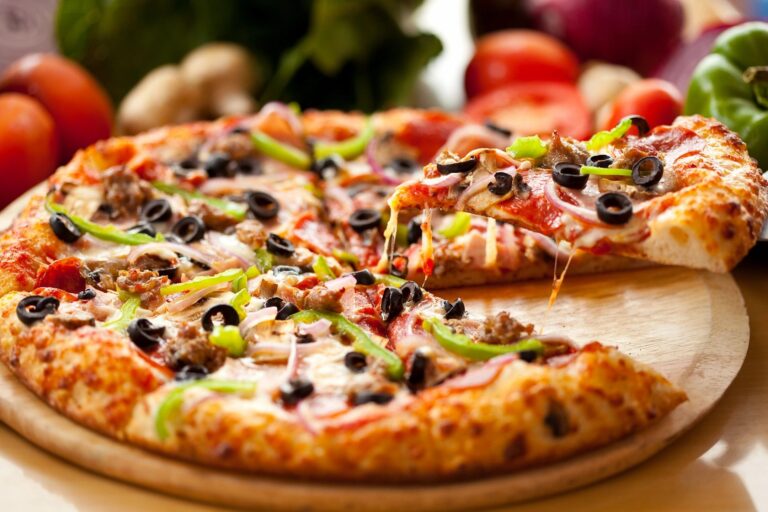 La pizza se posiciona entre las comidas preferidas para celebrar el mes del amor y la amistad